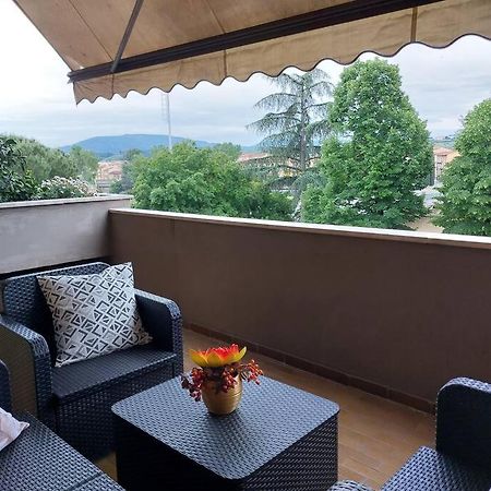Апартаменты Lungarno 32 With Private Parking Флоренция Экстерьер фото