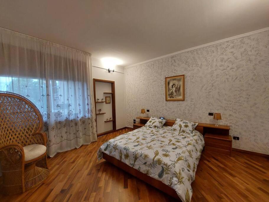 Апартаменты Lungarno 32 With Private Parking Флоренция Экстерьер фото
