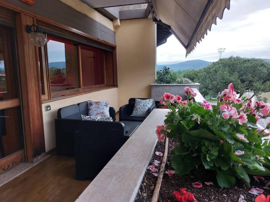 Апартаменты Lungarno 32 With Private Parking Флоренция Экстерьер фото