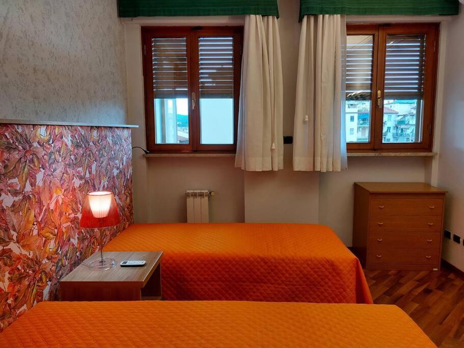 Апартаменты Lungarno 32 With Private Parking Флоренция Экстерьер фото