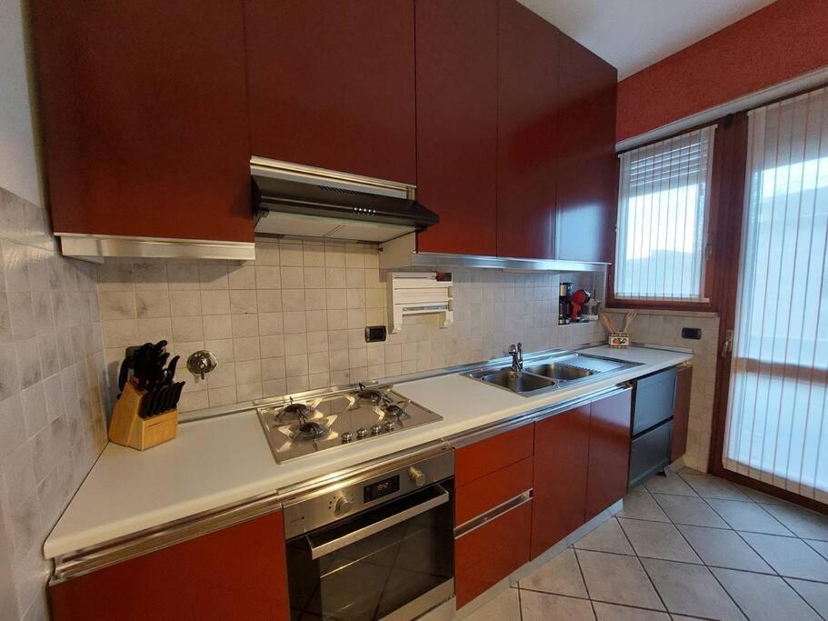 Апартаменты Lungarno 32 With Private Parking Флоренция Экстерьер фото