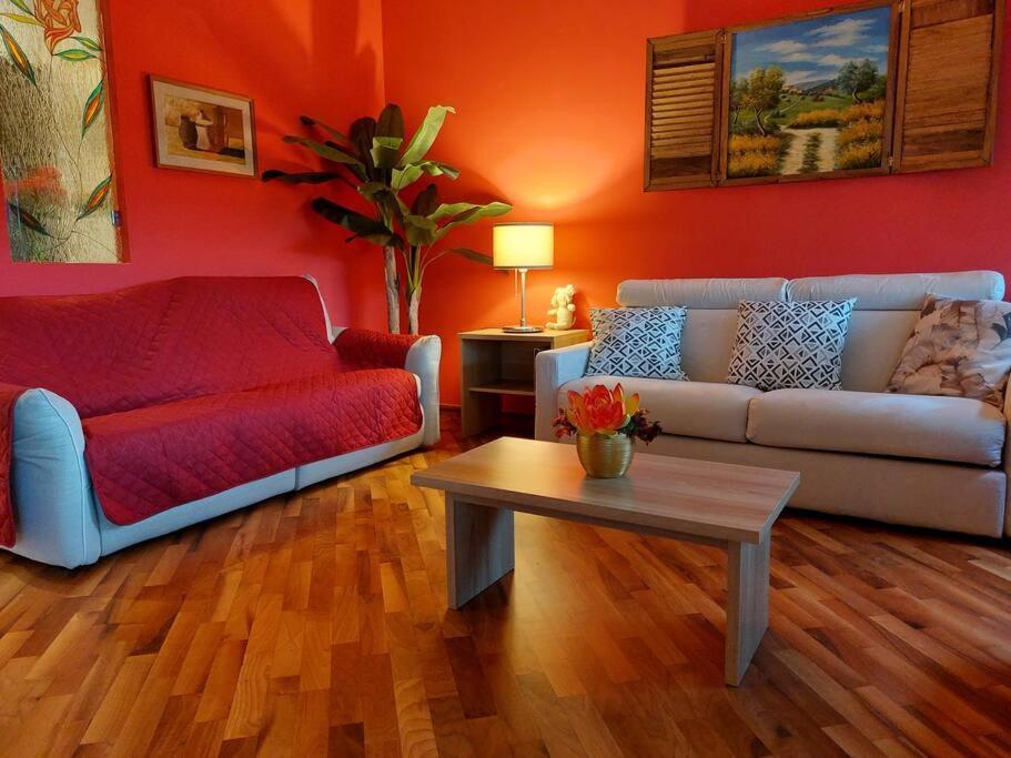 Апартаменты Lungarno 32 With Private Parking Флоренция Экстерьер фото