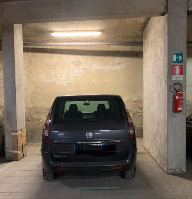 Апартаменты Lungarno 32 With Private Parking Флоренция Экстерьер фото