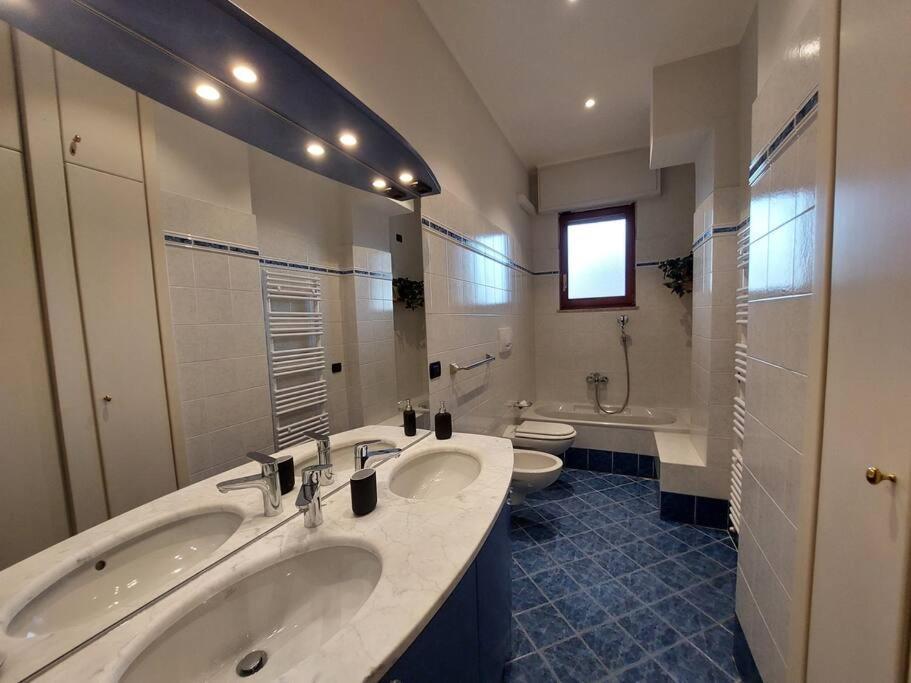 Апартаменты Lungarno 32 With Private Parking Флоренция Экстерьер фото
