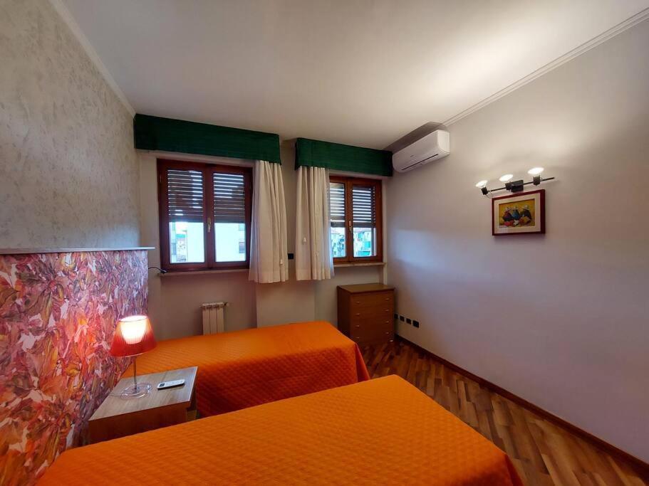 Апартаменты Lungarno 32 With Private Parking Флоренция Экстерьер фото