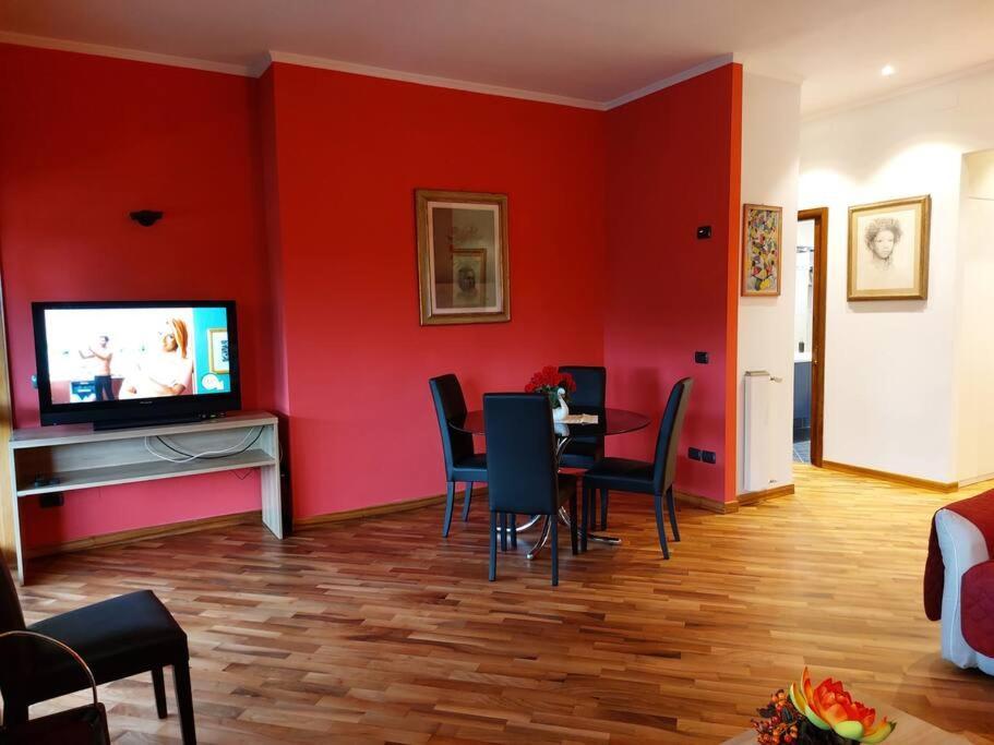 Апартаменты Lungarno 32 With Private Parking Флоренция Экстерьер фото